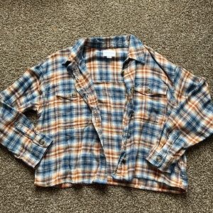 American Eagle cropped flannel, womens size medium